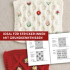 "Ideal für Stricker:innen mit Grundkenntnissen" auf rotem Banner. Zwei gestrickte Muster, beige und rot, mit Blumen.
