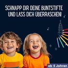 "Schnapp dir deine Buntstifte und lass dich überraschen! Ab 5 Jahren." Zwei lachende Kinder mit Buntstiftillustrationen.