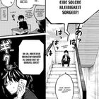 Ein Manga mit einem sitzenden Jungen auf der Treppe, der mit dem Handy spricht. Verschiedene Dialoge zeigen Schulgespräche.