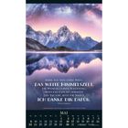 Zitat von Peter Strauch über die Wunder der Schöpfung vor Bergkulisse und Sternenhimmel. Mai-Kalender darunter.