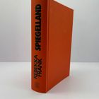 Auf dem Buchrücken stehen "SPIEGELLAND" und "REBEKKA FRANK". Das Buch ist in kräftigem Orange gehalten.