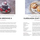 Links: Rezept für "Tassen-Brownie" mit Himbeeren. Rechts: Rezept für "Kardamom-Zimt-Schnecke". Beides Süßspeisen.