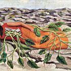 "M. ARROYO" und "FRIDA KAHLO" sind lesbar. Eine Frau liegt in einem felsigen Terrain, umgeben von großen Pflanzen mit grünen Blättern.