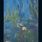 Monet-Werk mit Seerosen, dominierende Blautöne. Unten Kalender für Mai 2021.