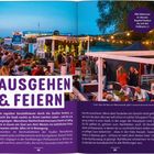 Ausgehen & Feiern. Alle Adressen in diesem Kapitel findest du auf der Faltkarte. Open-Air-Bar mit Livemusik, viele Menschen.