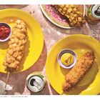 01 - Hotdog mit Croûtons, 02 - Hotdog mit Pommes, 03 - Hotdog mit Käse und Panko. Bunte Teller, Dips, Getränke in Dosen.