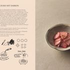 "SCHNELLE UMEZUZUKE MIT DAIKON", Rezept auf Seite 100. Links Anweisung, rechts Bild einer Schale mit rosa eingelegtem Daikon.