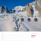 Text: "02. Woche Januar 2027." Drei Seilbahnkabinen vor schneebedeckten Bergen unter blauem Himmel. Kalenderlayout unten.