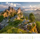 05. Aussicht von der Gantrisch (2,175 m), Naturpark Gantrisch, Schweiz. Kalenderseite mit Berglandschaft bei Sonnenuntergang.