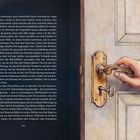 Seite mit Fließtext; Nummer 142 unten. Illustration: Hand öffnet antik aussehende Tür mit Schlüssel im Schloss.