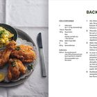 Backhendl-Rezept für 4 Personen. Zutaten: Hähnchen, Petersilie, Sauerrahm, Mehl, Eier, Semmelbrösel. Beilage: Rahmgurken-Kartoffel-Salat.