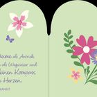 Pastellgrüne herzförmige Karte mit Spruch, Blumen und Schmetterling.