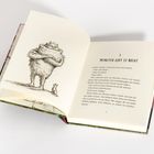 Seite mit dem Titel "Monster gibt es nicht". Illustration: Ein pelziges Monster, daneben eine kleine, neugierige Maus.