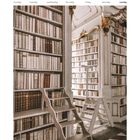 Texte: "february", "15 monday" bis "21 sunday", "admont abbey, austria".  
Eine elegante Bibliothek mit weißen Regalen und Leitern.