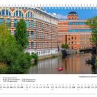 Mai-Kalender mit Paddelbooten auf dem Karl-Heine-Kanal, umgeben von historischen Backsteingebäuden und üppigem Grün.