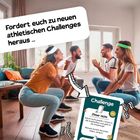 "Fordert euch zu neuen athletischen Challenges heraus..." Vier Personen in sportlicher Kleidung sitzen auf der Couch.