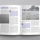 Text: "Einstellung auf innere und äußere Umstände". Rechts Schwimmer in einem Fluss, Bäume und Brücke im Hintergrund.