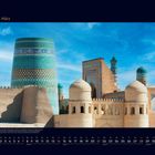 03 März; Darstellung der alten Stadt Chiva in Usbekistan mit imposanten, historischen Bauwerken und türkisfarbenen Kuppeln.