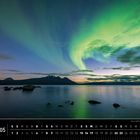"Nordlichter 05" und "Stora Sjöfallet Nationalpark (Schweden)". Polarlichter über ruhigem See und Bergen in der Abenddämmerung.