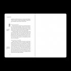 Textausschnitte aus dem 1. Johannesbrief, Kapitel 2. Links Text, rechts leere, gepunktete Seite.