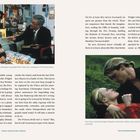 Links: Ein Junge wird von einem älteren Mann, der ihm vorliest, angesprochen. Rechts: Ein Paar liegt im Gras und schaut sich an.