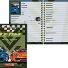 Ein Freundebuch: "Racing Team - Meine Freunde". Innen: Fragen zu Lieblingssachen. Außen: Zwei Rennautos vor kariertem Hintergrund.