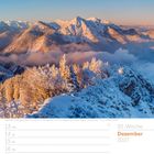 Kalenderseite für Dezember 2027. Wöchentliche Aufteilung, Berglandschaft mit schneebedeckten Gipfeln; goldene Abendsonne.