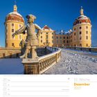 51. Woche, Dezember 2027. Kalender mit Schloss Moritzburg in Winterlandschaft, Frontansicht mit Statue im Schnee.
