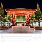 Kalender mit Wochentagen: Mo 20, Di 21, Mi 22, Do 23, Fr 24, Sa 25, So 26. Rotes Tor mit moderner Struktur bei Nacht.