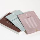 "Wo bist du?" und Reflexionsfragen auf Spielkarten in sanften Farben, mit symbolischen Icons oben.