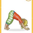 Ein Kind macht eine Yoga-Pose mit den Händen am Boden. Oben links ein Traktor, oben rechts ein Hund, beides Illustrationen.