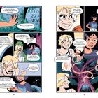 Comic mit zwei Seiten. Links: Personen entdecken gravierten Stein, diskutieren. Rechts: Erzählen eine Gruselgeschichte, erschrecken.