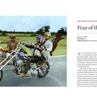 „Fear of the Free“, "DATE: July 14, 1969". Zwei Männer fahren auf Motorrädern über eine Landstraße.