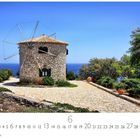 Zakynthos Windmühle. Unten: Monatskalender mit Zahlen 1-30, Monat 6. Natursteinwindmühle mit Blick auf das Meer.