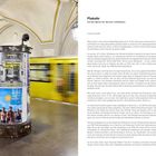 Plakativ, Berliner Höfe, welcher Badetyp bist du? Illustration: Mann und Jungen im Gebäude. U-Bahn, Litfaßsäule mit Plakaten.