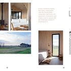 Texte: "Living in the Delta", "Villa Pedemonte, Argentina". Innenräume mit Holzverkleidung, gemütlichen Möbeln, und große Fenster.