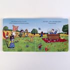 "Rosa Ferkel und ihre Freunde wollen zusammen ein Picknick machen. Aber halt! – Wo ist Mathilda Huhn? Überraschung!" 

Illustration: Tiere auf einer Wiese mit Picknickdecke.