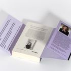 „Wir müssen dringend miteinander reden!“ steht mittig. Links und rechts sind lila Klappentexte mit weiteren Buchinformationen.