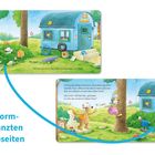 Illustration: Ein blauer Bauwagen mit der Aufschrift "Wolle", umgeben von Tieren und grüner Landschaft.