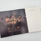 Illustration eines beleuchteten Hauses bei Nacht mit Text: "And tonight I will visit her, taste her, feel her, touch her..."