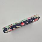 „AYLA DADE Hidden Scars“ auf einer blumenverzierten Buchrückseite mit pinken und weißen Blüten.