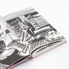 Eine schwarz-weiße Illustration in einem Buch zeigt ein tanzendes Paar vor großen Fenstern.