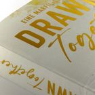"Eine Marfil Saga" und "Drawing Together" stehen in goldener Schrift auf einem Buchcover, verziert mit Rosen.