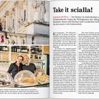 "Take it scialla! Urgestein mit Herz" beschreibt die römische Gelassenheit. Oben: Mann sitzt lässig auf Balustrade. Unten: Zwei Personen lächeln hinter Tresen mit Kuchen.