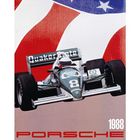 In einem Rennwagen steht "Quaker State" und "8 Bosch". Darunter "Porsche 1988" in Rot. Hintergrund: US-Flagge. Kalender unten.