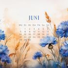 Text "Juni" über einem Kalender. Illustration von blauen Kornblumen und goldenen Ähren umgibt den Kalender.