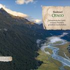 Südinse OTAGO: Schneebedeckte Gipfel, einsame Flusstäler, grandiose Landschaften. Tal mit Fluss und grünen Hügeln im Hintergrund.