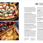 Essensfotos von Pizza und Lasagne mit Texten zu italienischer Esskultur, ihrer Geschichte und Anekdoten.