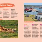 Praktische Hinweise. Touristeninformationen und Museen. Bild: Ein Tiger ruht im Gras; rechts oben eine Küste mit Campingplatz.