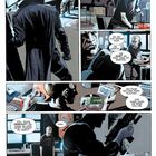 Comic-Streifen mit zwei Männern. Dialoge handeln von einem Geschenk, das Geburtstagsplatten und einen Brief enthält. Einer hält ein Gewehr.